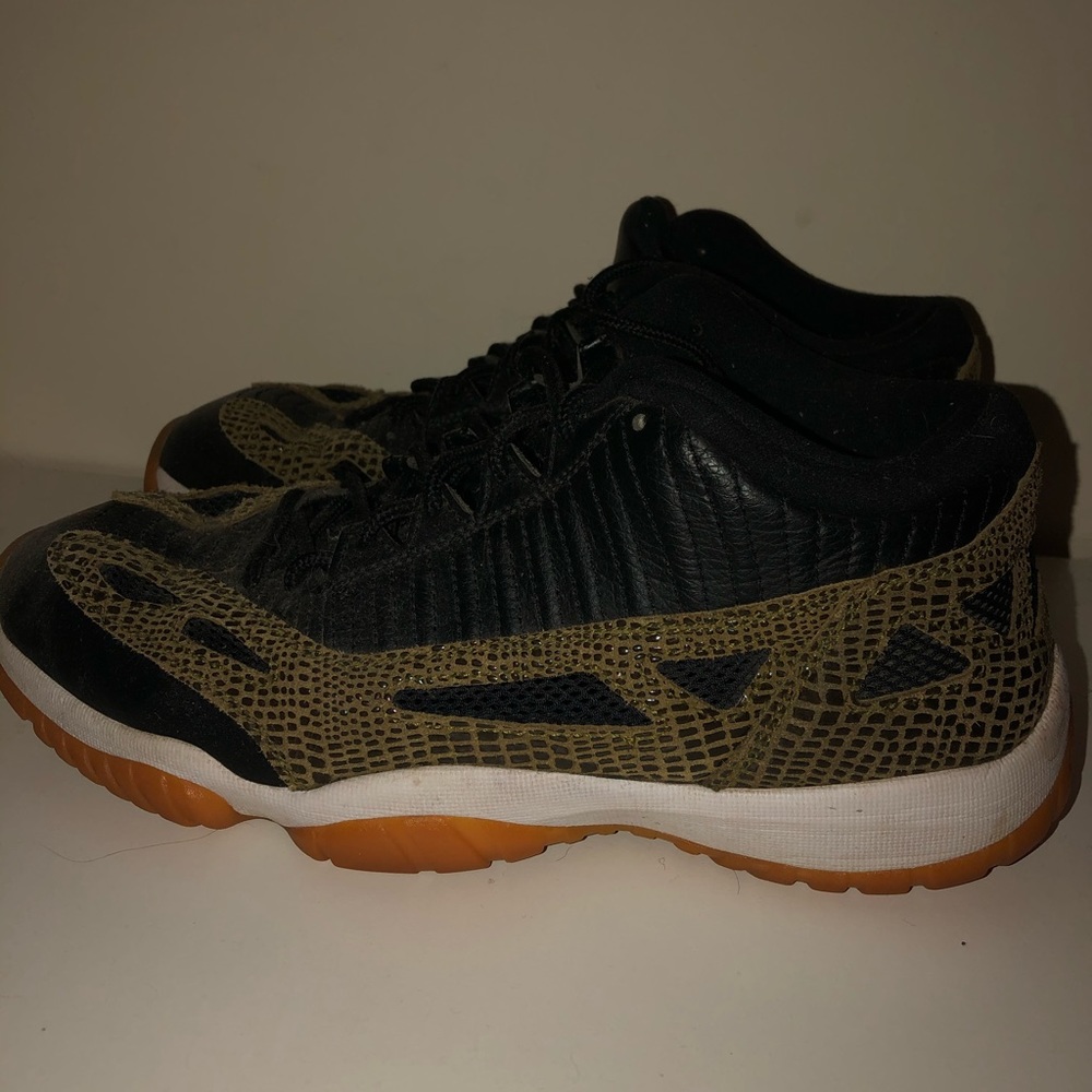 Jordan Retro 11 SE Militia Green “Croc”